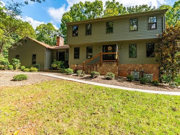 561 Federal Hill Dr, Forest, VA 24551