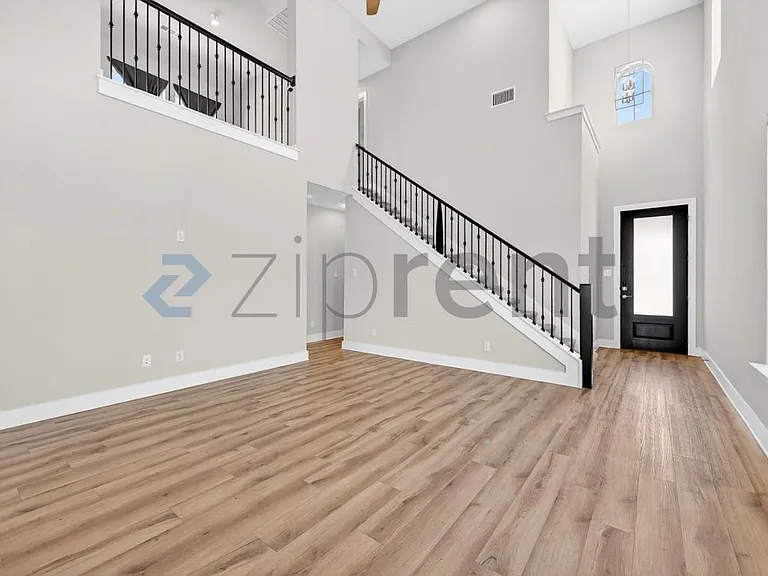 2301 Norma Ln — Photo 6