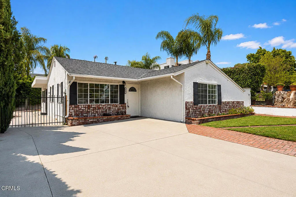 4 bed, 3.0 bath, 1500 sqft, $3,750 — Photo 2