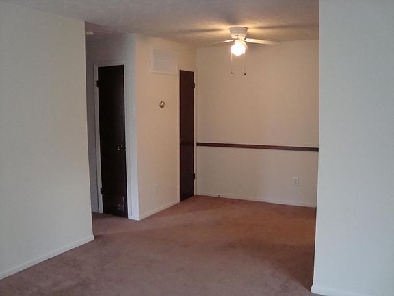 3rd image of 1318 E Towne Ln APT D