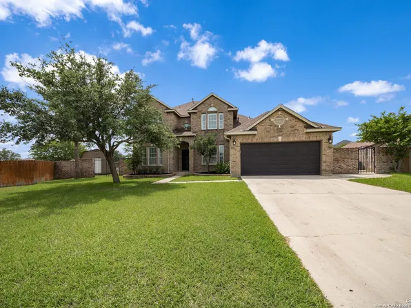 1861 Wayward Ct, Pleasanton, TX 78064