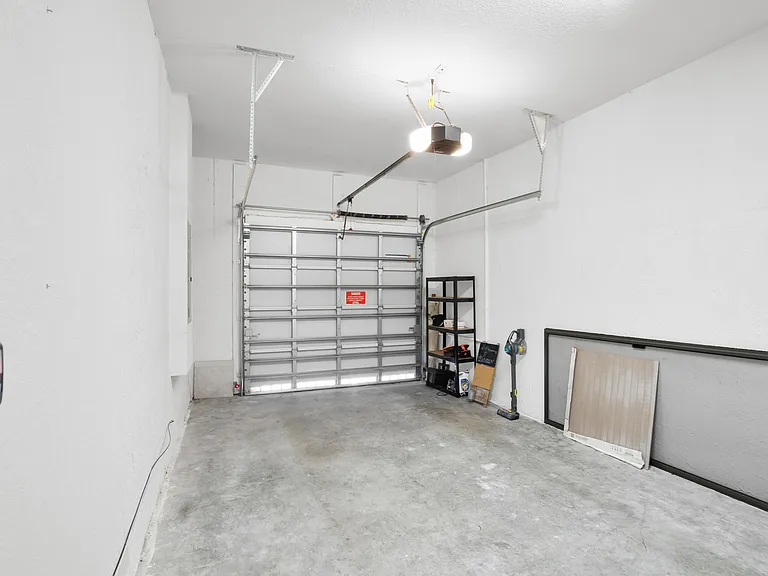 20610 NE 5th Pl — Photo 30