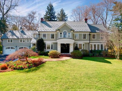 8 Knolls Lane, Manhasset, NY, 11030