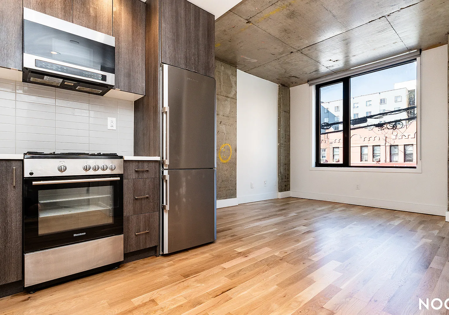824 East New York Avenue — Photo 1