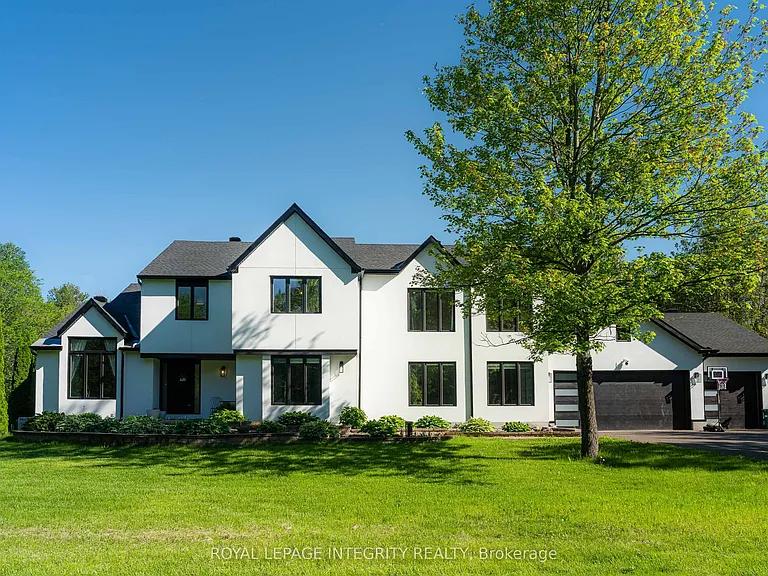 1218 Rideau Bend Cres — Photo 2