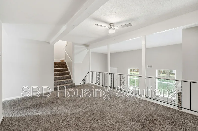 3 bed, 2.5 bath, 1728 sqft, $1,695 — Photo 3