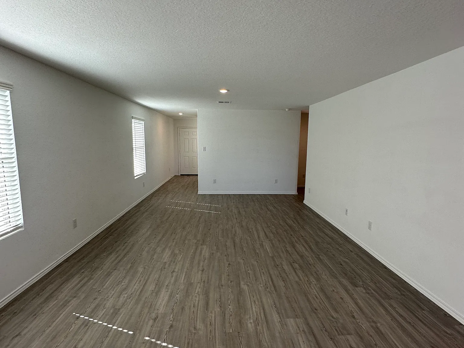 3 bed, 1440 sqft, $1,550 — Photo 3