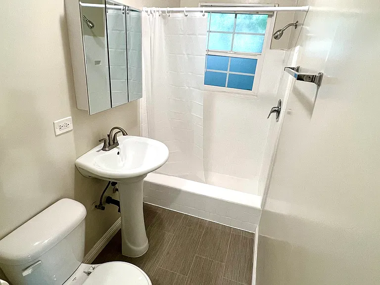 17542 Ventura Blvd #18 — Photo 7