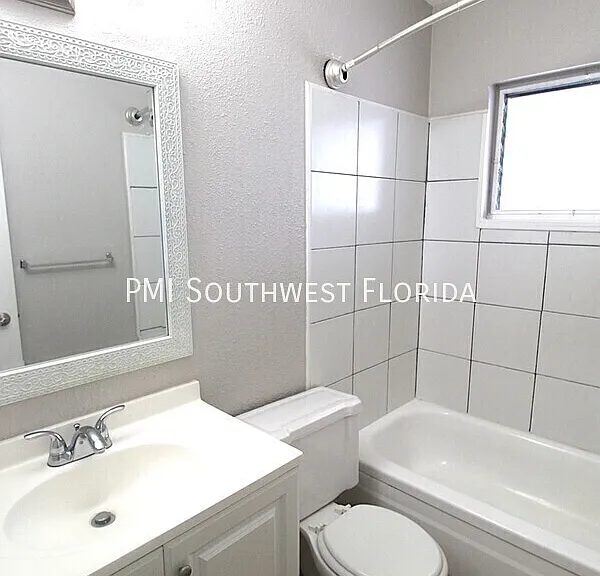 3001 Bee Ridge Rd #202 — Photo 6