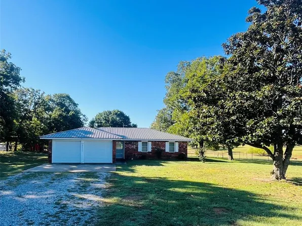 56489 Moccasin Trail Rd, Prague, OK 74864
