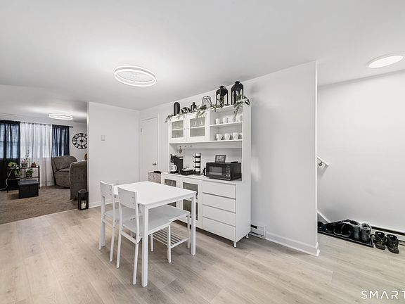 5th image of 1081 New Haven Road APT 6G