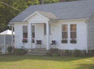 523 Stafford Rd, Tiverton, RI 02878