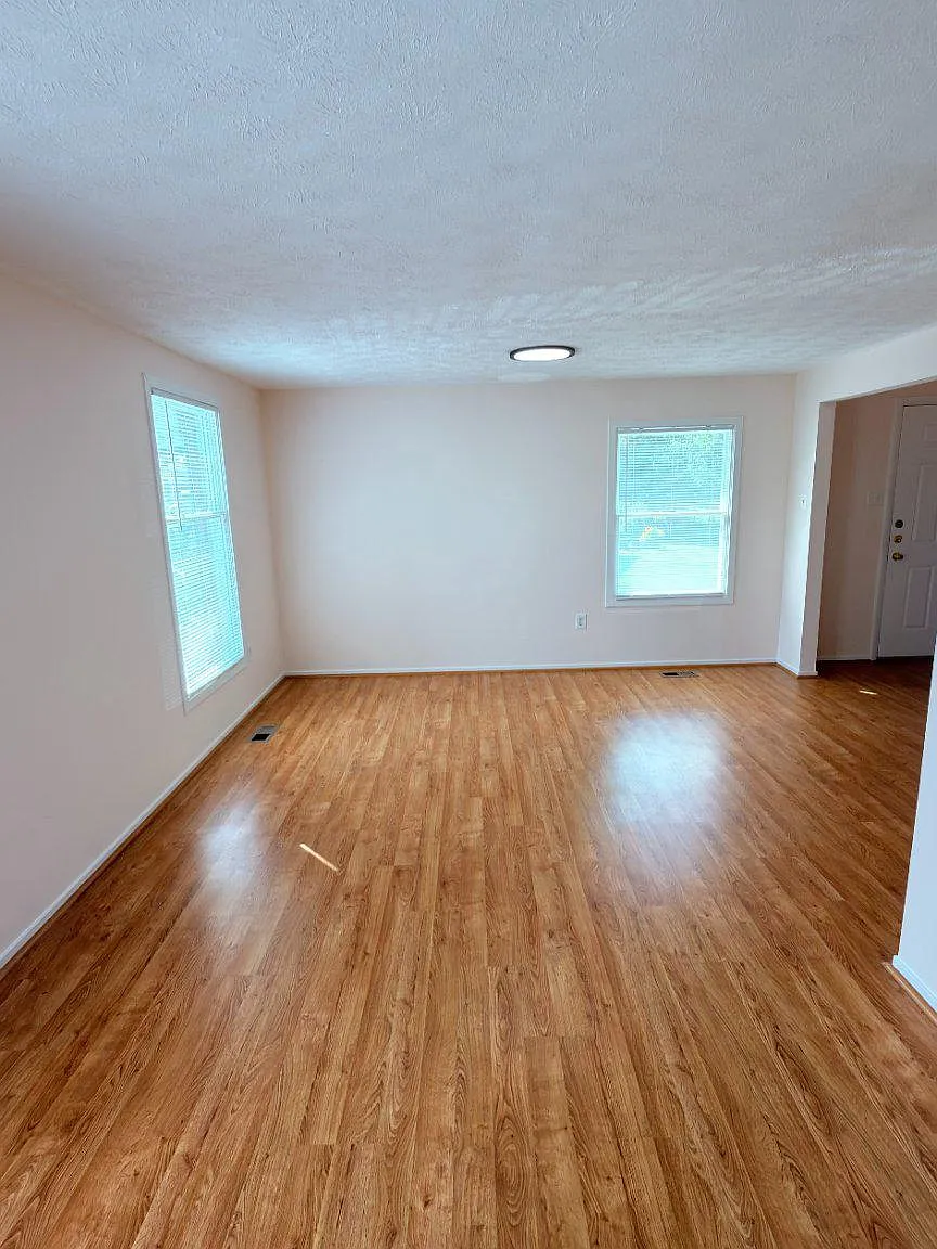 3 bed, 2.5 bath, 1364 sqft, $2,850 — Photo 4