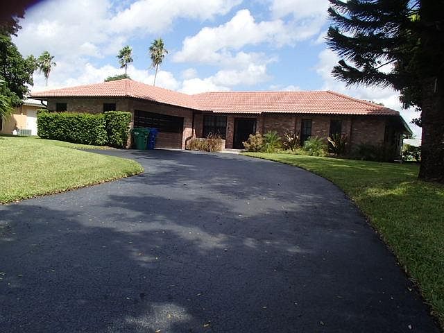 1st image of 8679 NW 1st St
