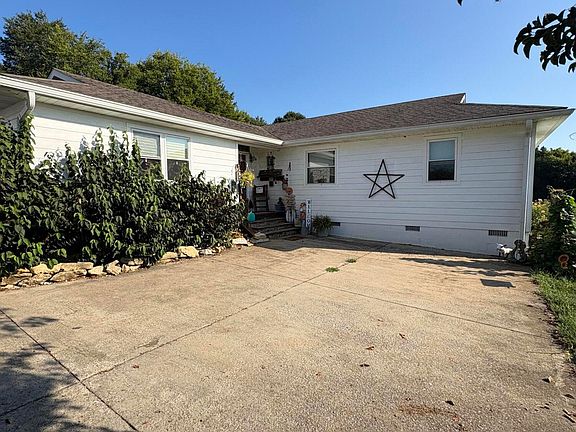 2nd image of 1674 Goodfield Rd