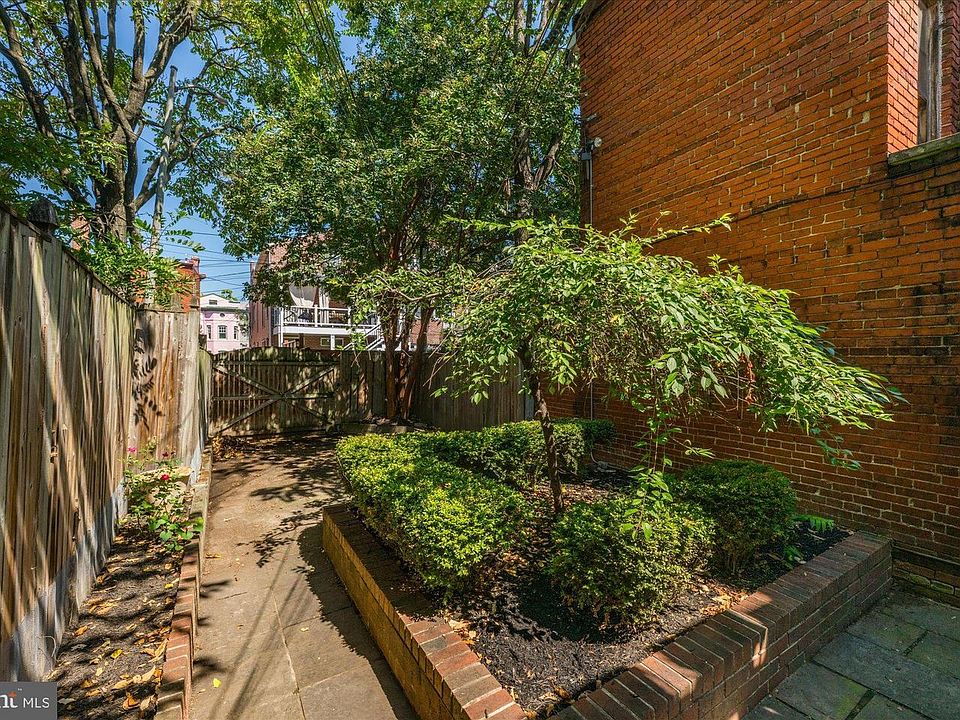 2nd image of 221 M St NW