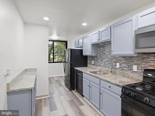 501 N Armistead St APT 101, Alexandria, VA 22312