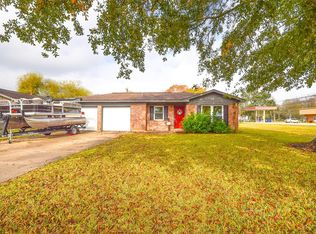 818 Circle Way, Alvin, TX 77511