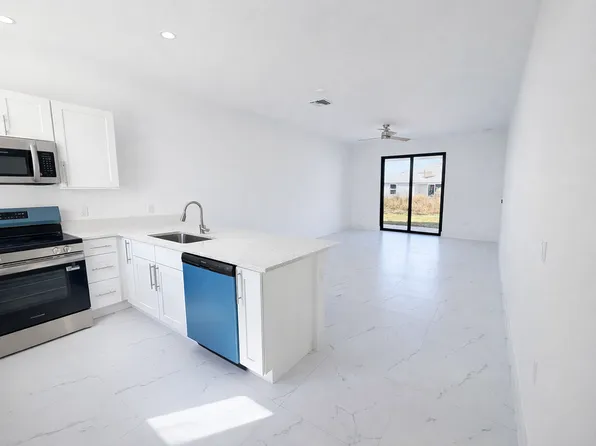 828 Holmes Ave, Lehigh Acres, FL 33974