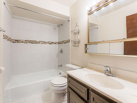 5th image of 930 S McKinley Ave #3B