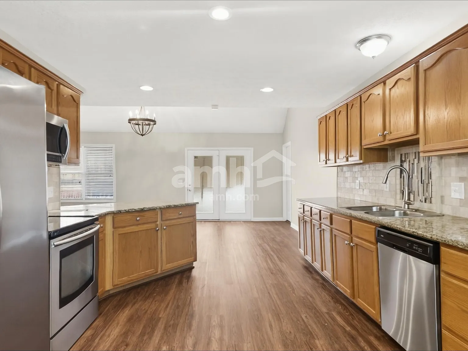 3 bed, 2.5 bath, 2051 sqft, $2,365 — Photo 4