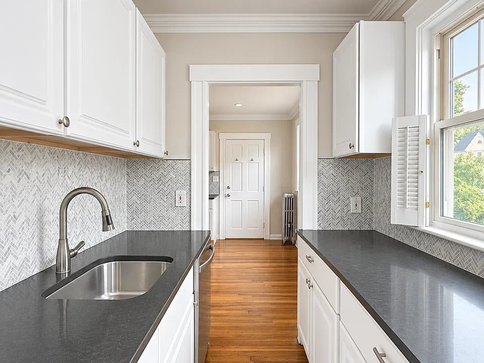 35 Charles St #2