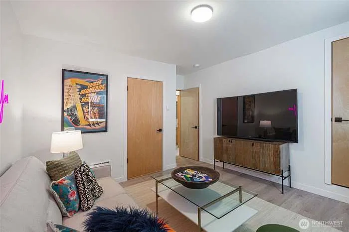 1 bed, 700 sqft, $2,250 — Photo 3