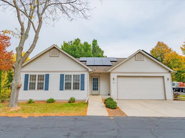 5182 Ridge Oak Drive, Madison, WI 53704