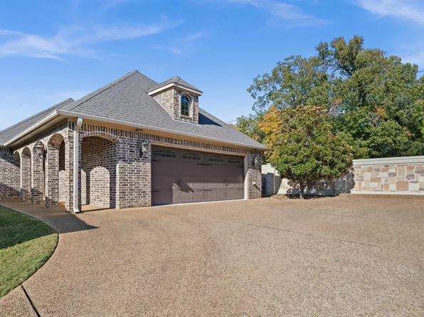 100 Timber Creek Ct, Lindale, TX 75771