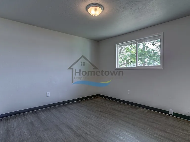 110 E Borah Ave — Photo 15