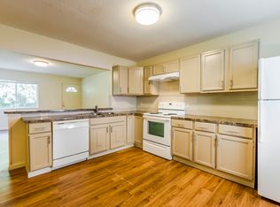 906 Pottawatomie Ave, Manhattan, KS 66502