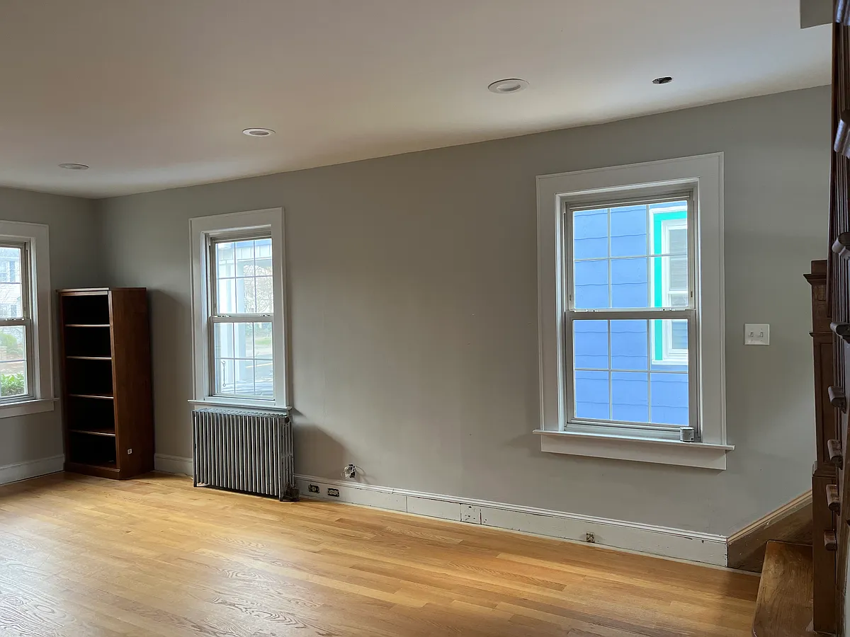 Building Photo - 240 Amboy Ave #2