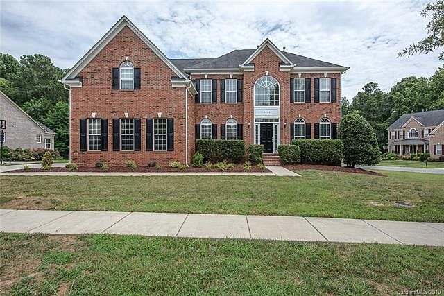 1st image of 3203 Bur Oak Dr