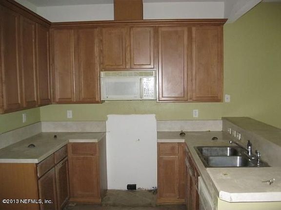 3rd image of 5938 Pavilion Dr