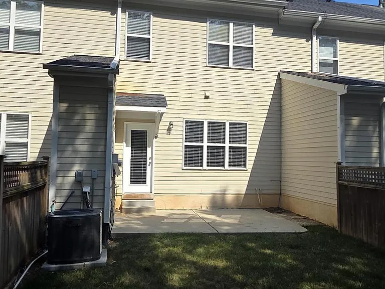 305 Savannah Ridge Rd — Photo 26