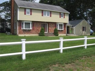 18 Bridgette Ln, Westerly, RI 02891