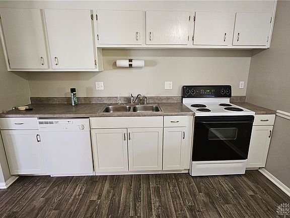 4th image of 4949 Amberwood Dr