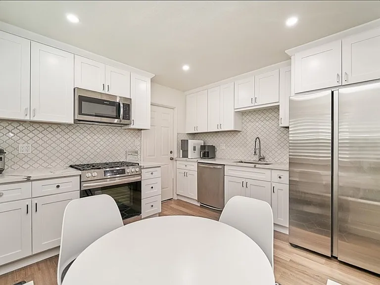 13007 Duffield Ave — Photo 1