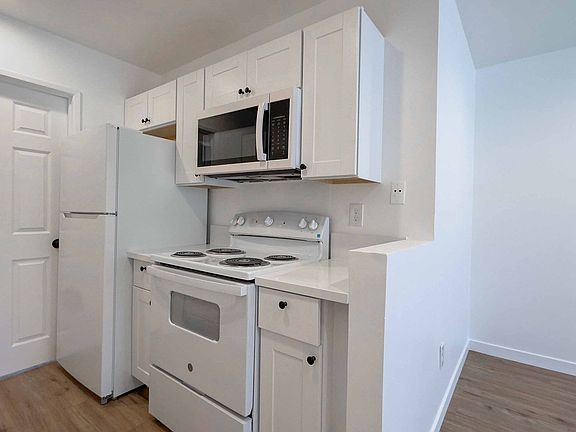 4th image of 5048-4 Wightman St