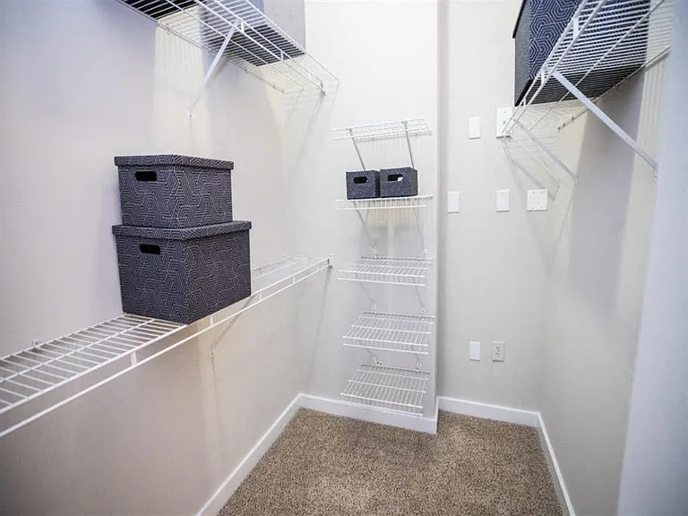 Mariposa Lofts — Photo 23