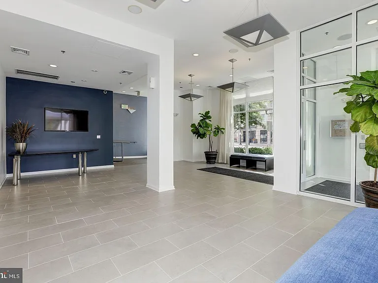 1201 E West Hwy #212 — Photo 35