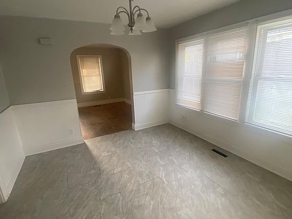 5th image of 1034 N Brookfield St