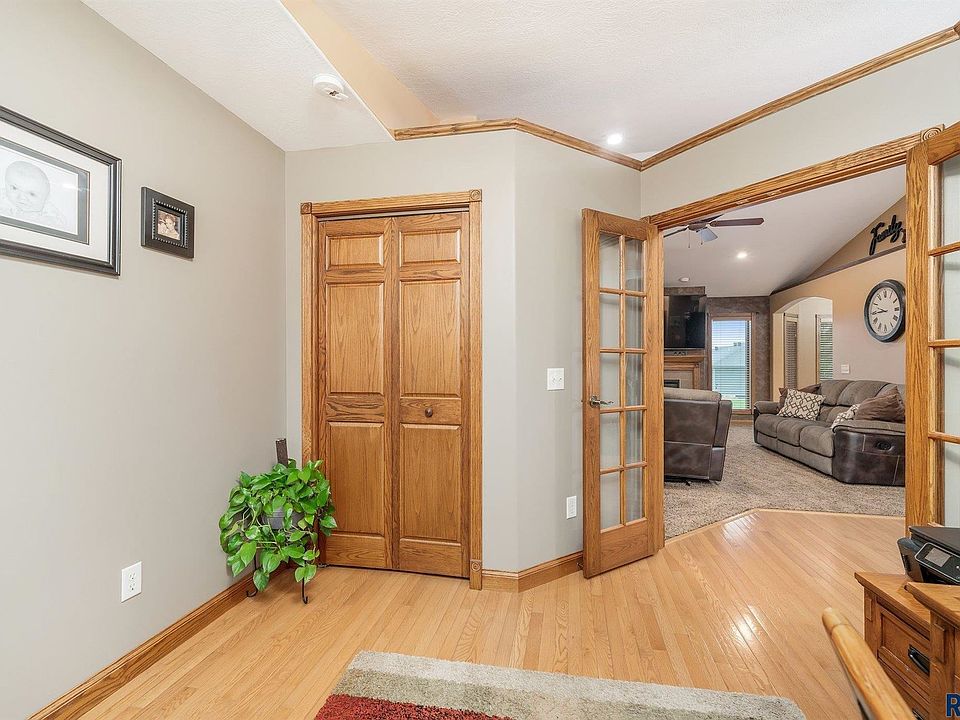 506 Grace Ave, Parker, SD 57053 Zillow