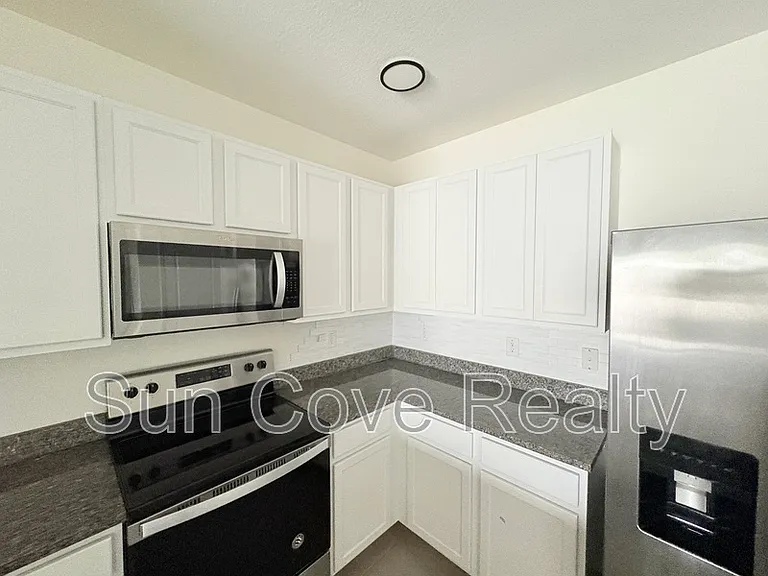 3180 Suncoast Plains Dr — Photo 8