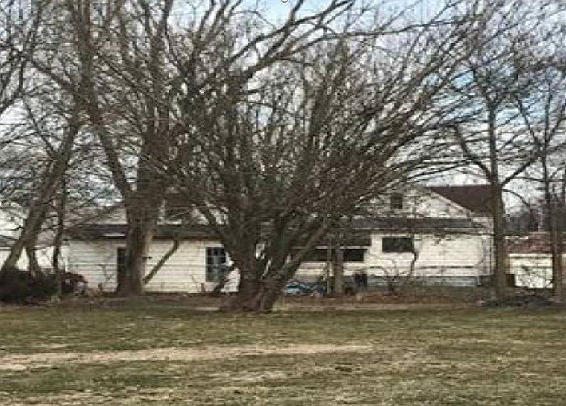 2nd image of 230 N Main St