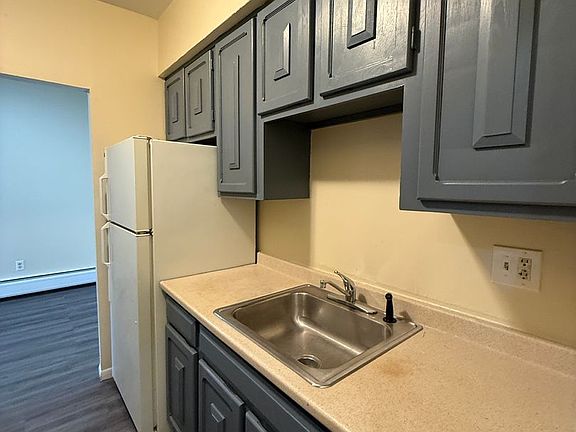 5th image of 377 Stanley St