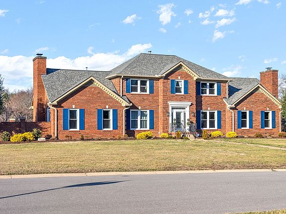 4th image of 301 Abby Ln