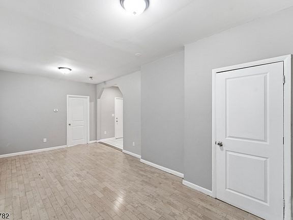 3rd image of 318 Grove St
