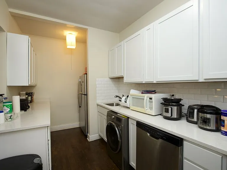 945 Judson Ave #2 — Photo 2
