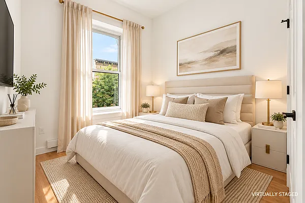 Bedroom, photo 1
